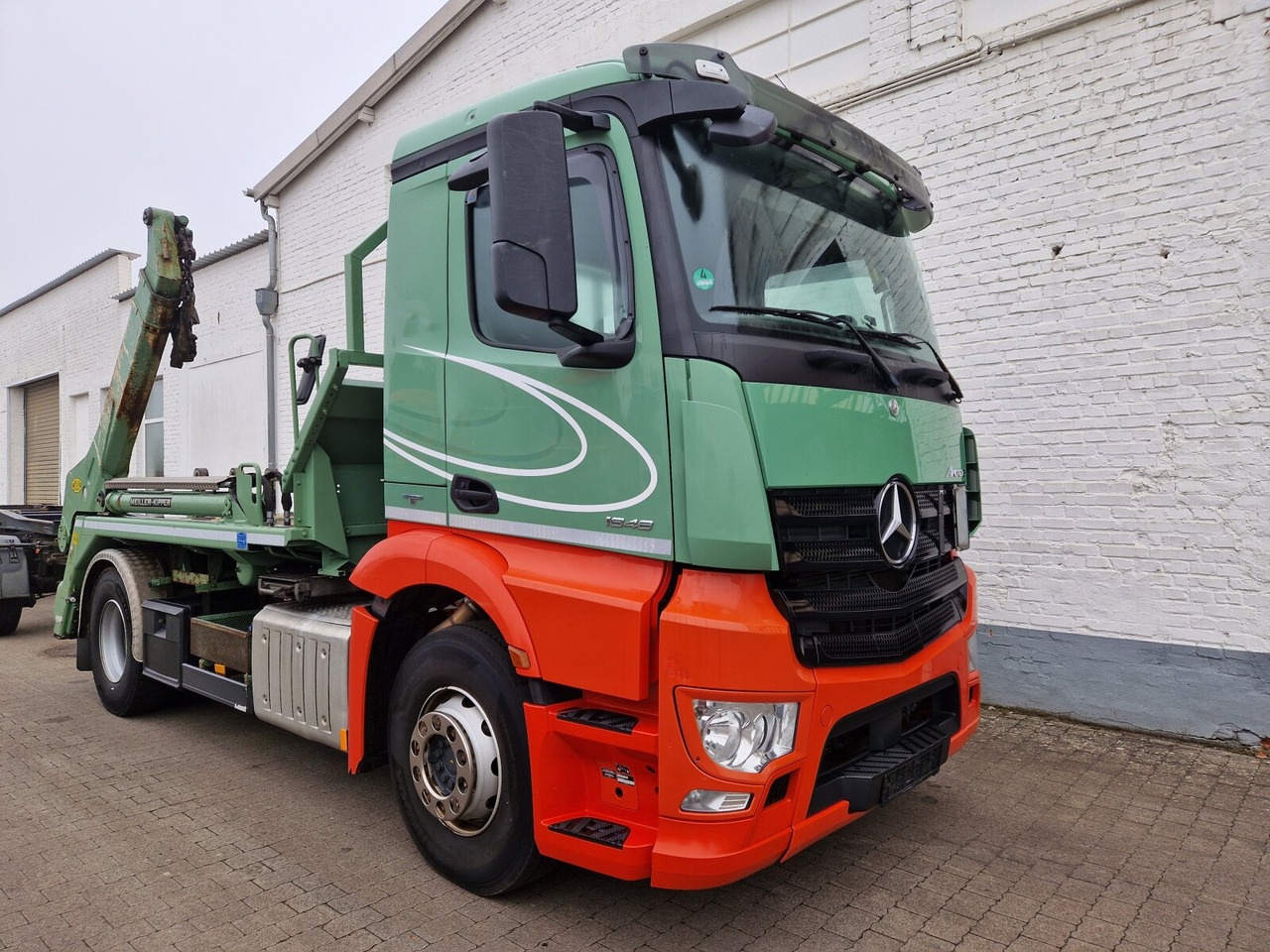 Mercedes-Benz Antos 1848 L 4x2 Antos 1848 L 4x2, Meiller AK 12 MTG Teleskop, Funk, Retarder, Klima, Standhzg., - Liftdumper lastbil: bild 1 Mercedes-Benz Antos 1848 L 4x2 Antos 1848 L 4x2, Meiller AK 12 MTG Teleskop, Funk, Retarder, Klima, Standhzg., - Liftdumper lastbil: bild 1