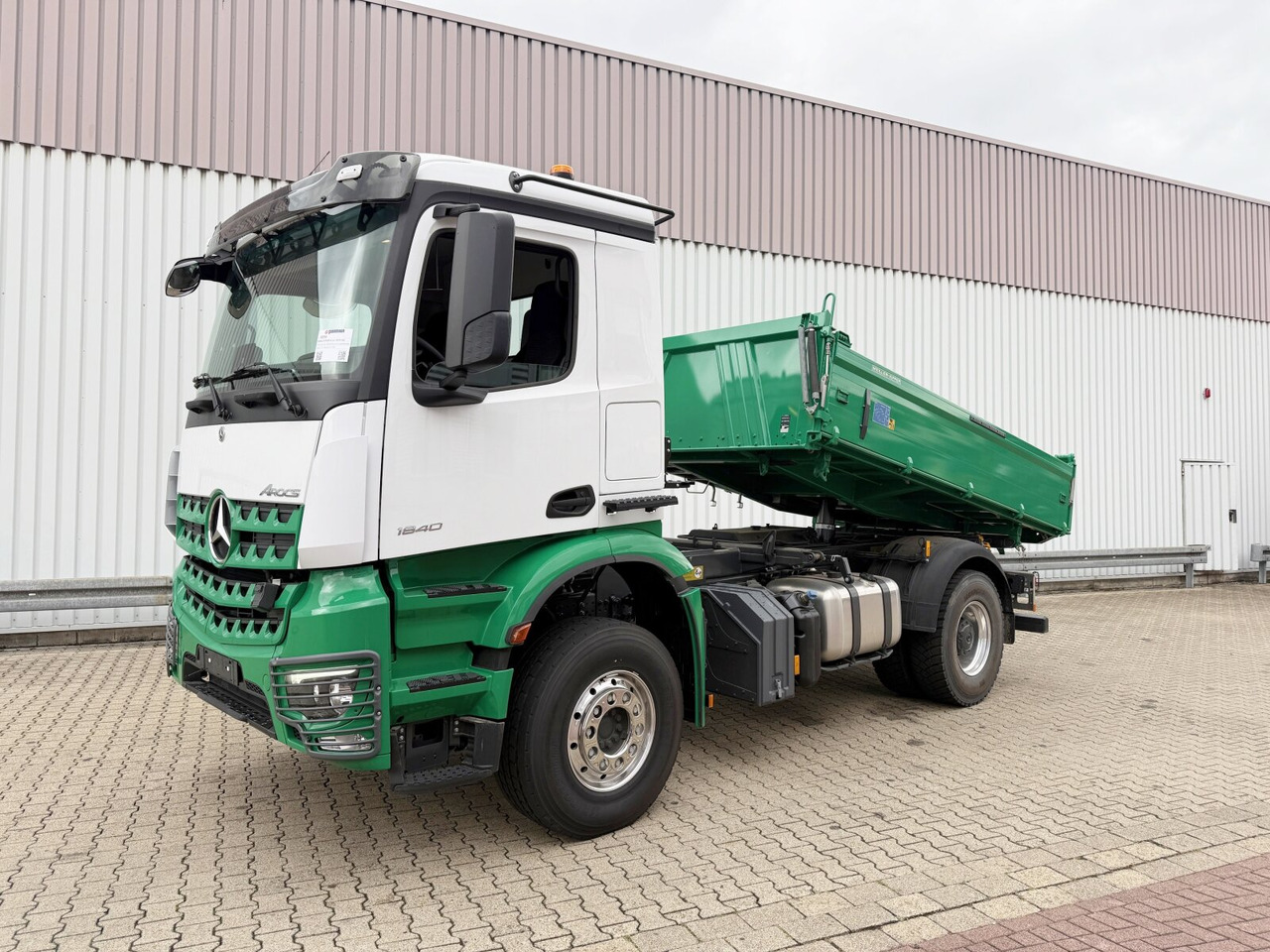 Mercedes-Benz Arocs 1840 K 4x2 Arocs 1840 K 4x2, MultimediaCockpit, Alu-Bordwände, Platz für Kranmontage - Tippbil lastbil: bild 1 Mercedes-Benz Arocs 1840 K 4x2 Arocs 1840 K 4x2, MultimediaCockpit, Alu-Bordwände, Platz für Kranmontage - Tippbil lastbil: bild 1