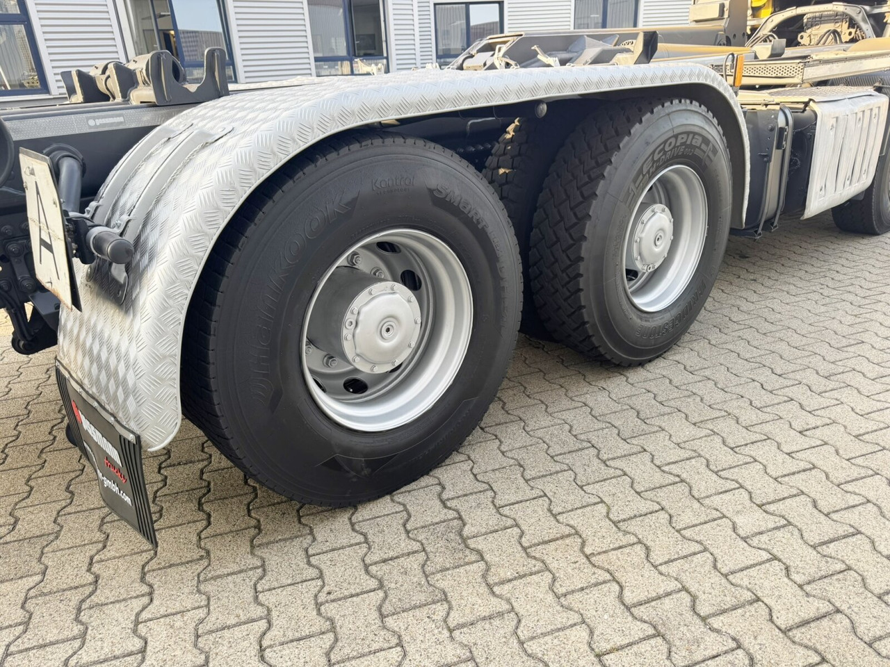Mercedes-Benz Arocs 3245 LK 8x4/4 Arocs 3245 LK 8x4/4, Navi, Motorabtrieb, Meiller RK 30.67, Funk - Lastväxlare lastbil: bild 3 Mercedes-Benz Arocs 3245 LK 8x4/4 Arocs 3245 LK 8x4/4, Navi, Motorabtrieb, Meiller RK 30.67, Funk - Lastväxlare lastbil: bild 3
