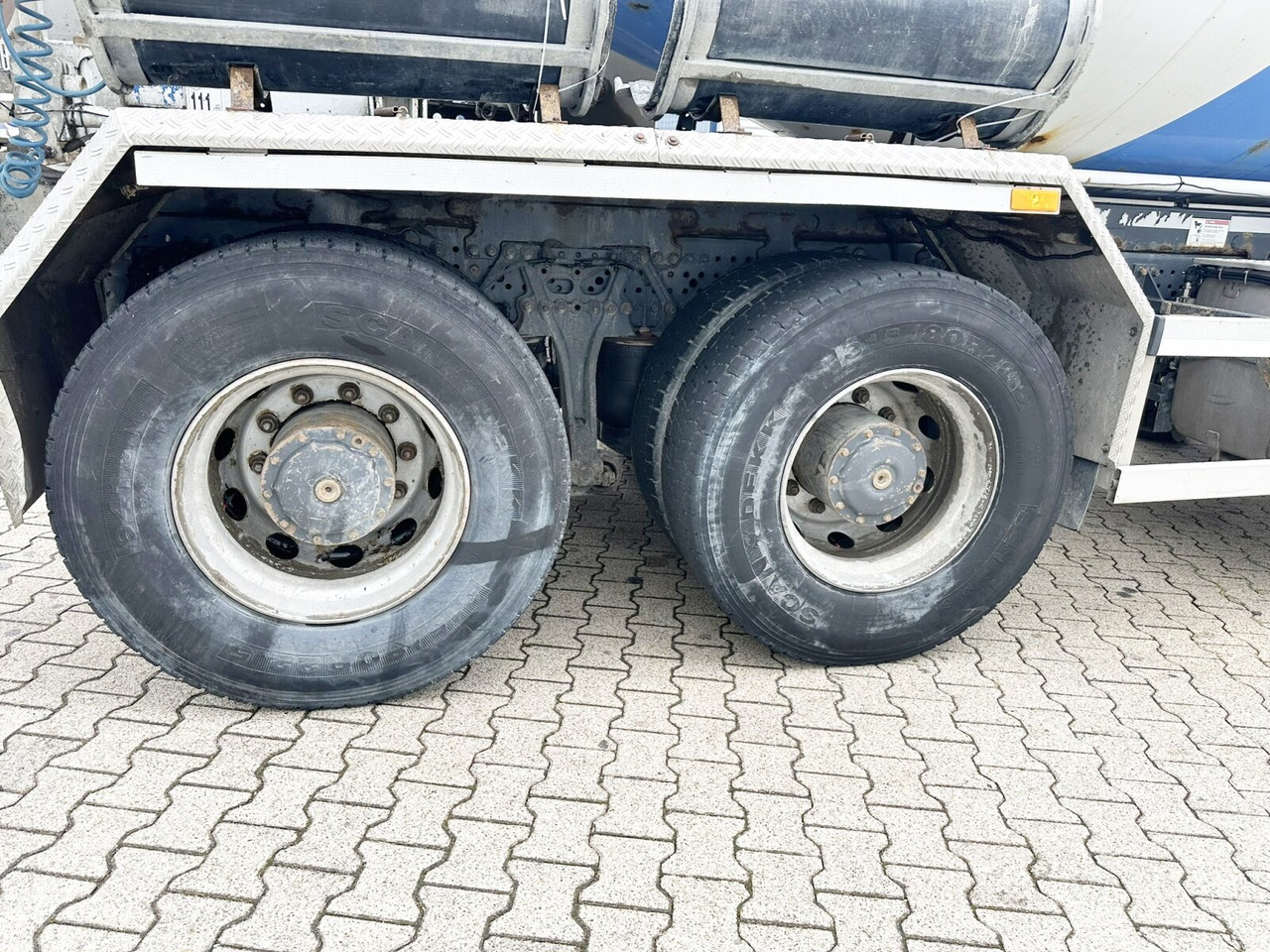 Mercedes-Benz Arocs 3251 8x4/4 Arocs 3251 8x4/4, Betonmischer Liebherr ca. 9m³ - Betongbil: bild 3 Mercedes-Benz Arocs 3251 8x4/4 Arocs 3251 8x4/4, Betonmischer Liebherr ca. 9m³ - Betongbil: bild 3