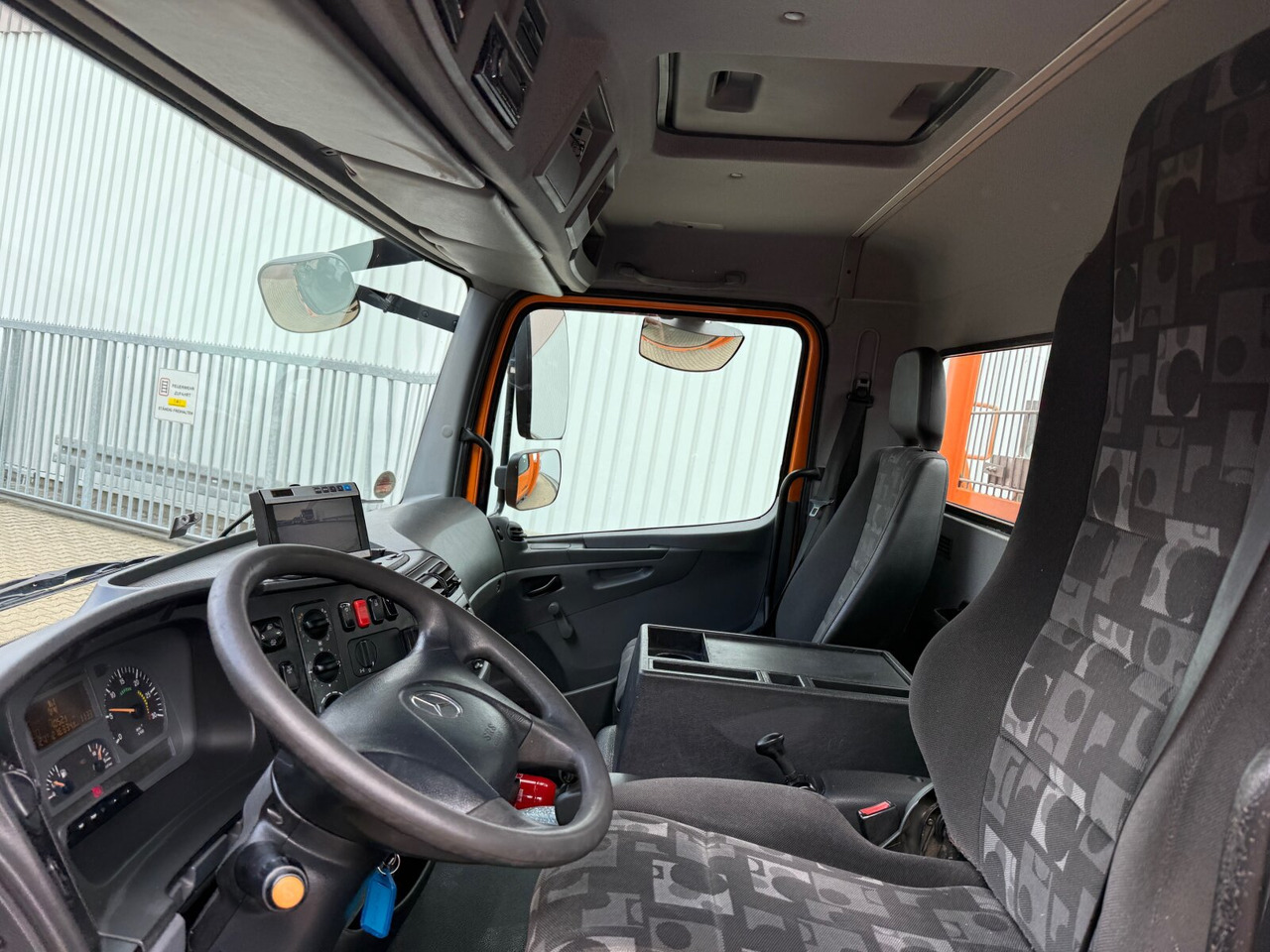 Mercedes-Benz Atego 818 4x2 Atego 818 4x2 mit LBW BÄR - Flakbil: bild 4 Mercedes-Benz Atego 818 4x2 Atego 818 4x2 mit LBW BÄR - Flakbil: bild 4