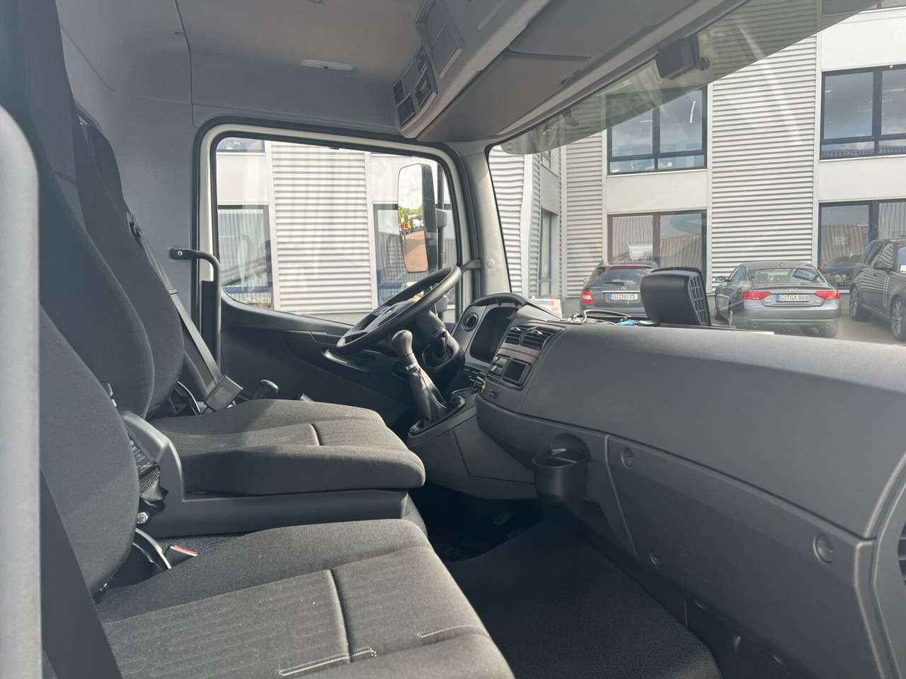 Mercedes-Benz Atego 818 K 4x2 Atego 818 K 4x2, 2x AHK, Meiller-Kipper, mehrfach Vorhanden! - Chassi lastbil: bild 5 Mercedes-Benz Atego 818 K 4x2 Atego 818 K 4x2, 2x AHK, Meiller-Kipper, mehrfach Vorhanden! - Chassi lastbil: bild 5