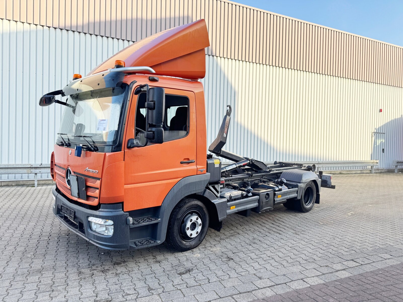 Mercedes-Benz Atego 824 L 4x2 Atego 824 L 4x2, Motorabtrieb, City-Abroller - Lastväxlare lastbil: bild 1 Mercedes-Benz Atego 824 L 4x2 Atego 824 L 4x2, Motorabtrieb, City-Abroller - Lastväxlare lastbil: bild 1