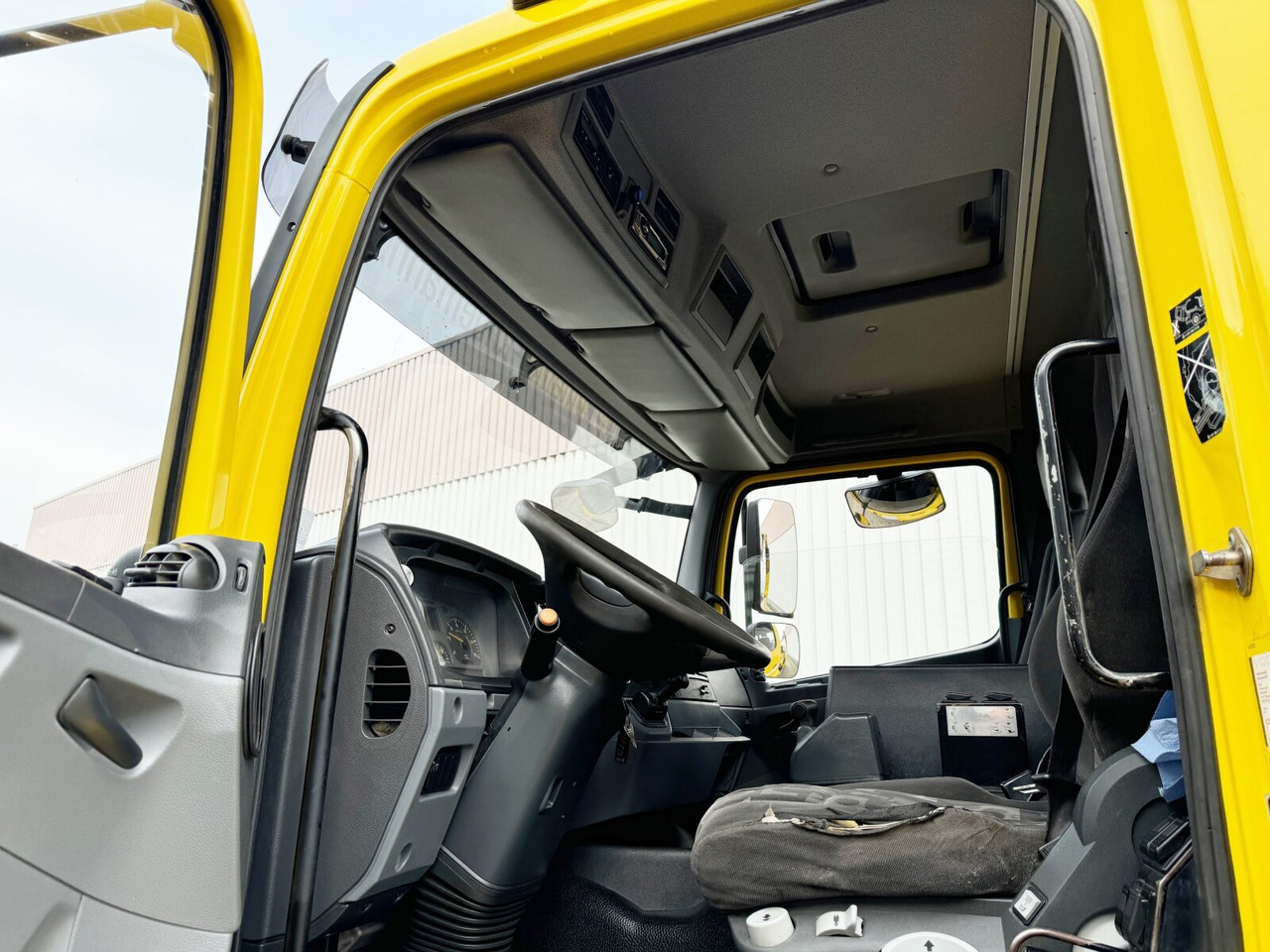 Mercedes-Benz Axor 1833 K 4x2 Axor 1833 K 4x2, Gergen TAK 20 Tele-Absetzer - Liftdumper lastbil: bild 3 Mercedes-Benz Axor 1833 K 4x2 Axor 1833 K 4x2, Gergen TAK 20 Tele-Absetzer - Liftdumper lastbil: bild 3