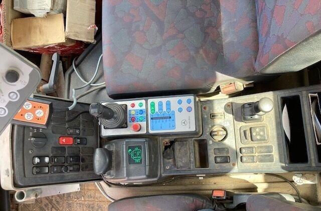 Unimog U300 405/10 4x4 U300 405/10 4x4, Kommunalhydraulik, Frontzapfwelle, Kipper - Transportbil: bild 5 Unimog U300 405/10 4x4 U300 405/10 4x4, Kommunalhydraulik, Frontzapfwelle, Kipper - Transportbil: bild 5