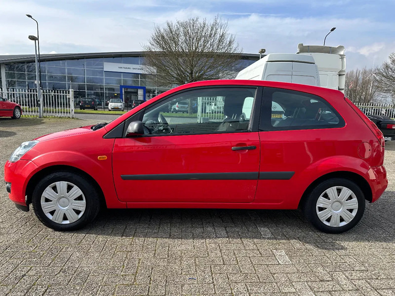 Ford Fiesta TDCi 1.4 + AIRCO + CARPLAY + REAR CAMERA + 194.511 KM - Hatchback/ Halvkombi: bild 2 Ford Fiesta TDCi 1.4 + AIRCO + CARPLAY + REAR CAMERA + 194.511 KM - Hatchback/ Halvkombi: bild 2