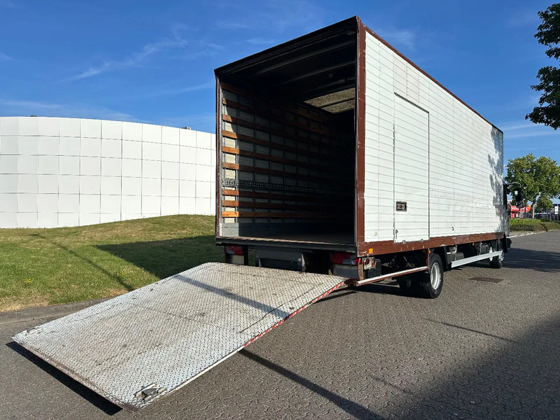 MAN TGL 12.210 MANUAL + 2000 KG LIFT + 2.60 M HIGH BIG BOX + AIRCO + SPRING / SPRING + 3 SEATS - Lastbil med skåp: bild 5 MAN TGL 12.210 MANUAL + 2000 KG LIFT + 2.60 M HIGH BIG BOX + AIRCO + SPRING / SPRING + 3 SEATS - Lastbil med skåp: bild 5