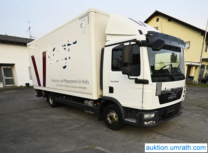 MAN MAN TGL 12.250 4x2 L/BL Koffer Ladebordwand Klimaautomatik NAVI Luftfederung Automatikgetriebe EURO 6 - Lastbil med skåp: bild 4 MAN MAN TGL 12.250 4x2 L/BL Koffer Ladebordwand Klimaautomatik NAVI Luftfederung Automatikgetriebe EURO 6 - Lastbil med skåp: bild 4