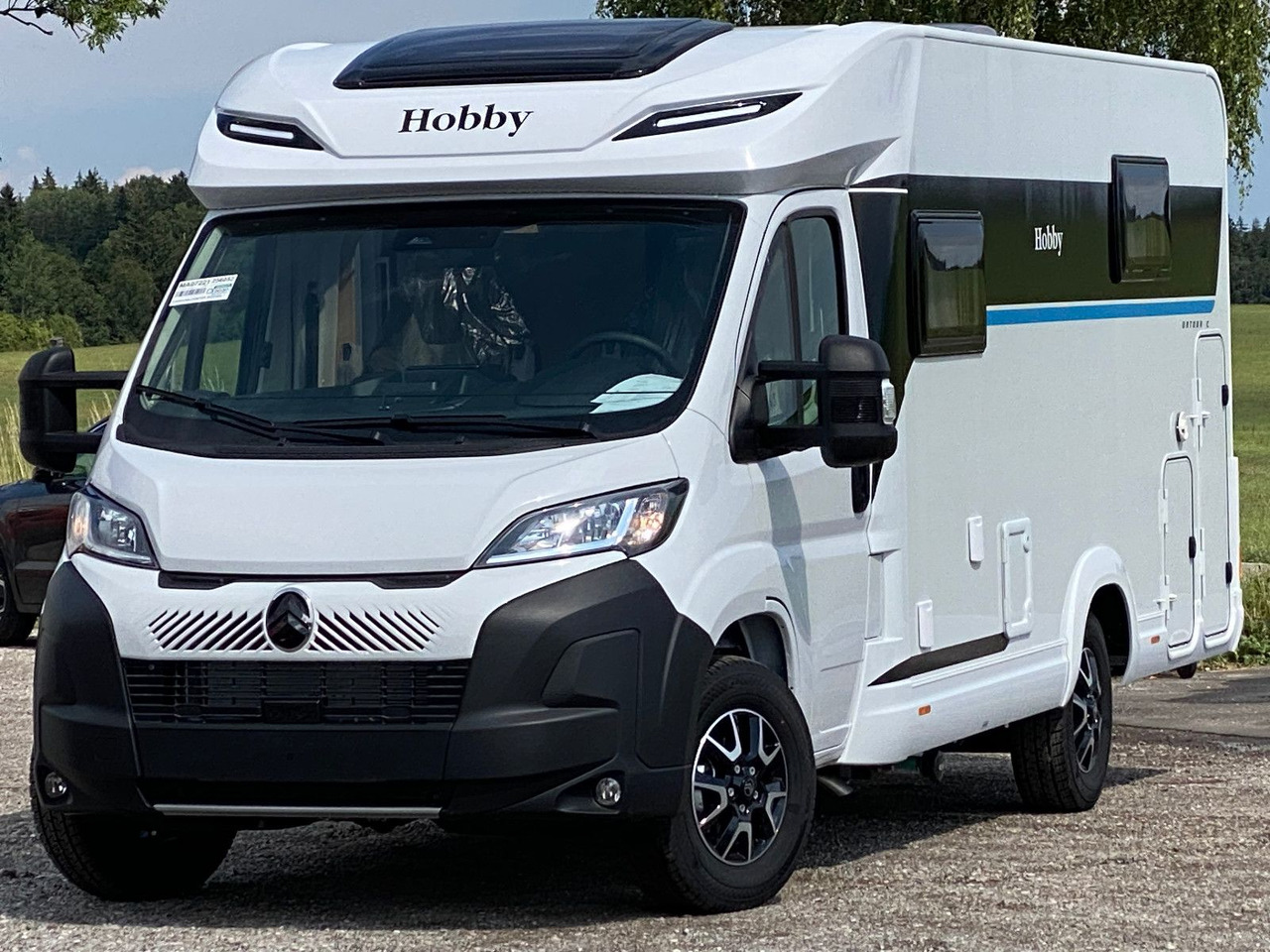 Hobby OnTour C 700 GQ MJ25/MARKISE/RFK/SAFETY-PAKET - Halvintegrerad husbil: bild 2 Hobby OnTour C 700 GQ MJ25/MARKISE/RFK/SAFETY-PAKET - Halvintegrerad husbil: bild 2