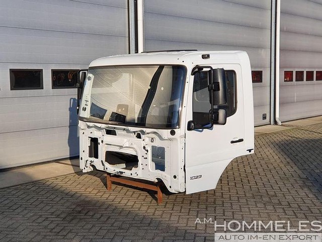 Mercedes-Benz Atego - Hytt och interiör: bild 1 Mercedes-Benz Atego - Hytt och interiör: bild 1