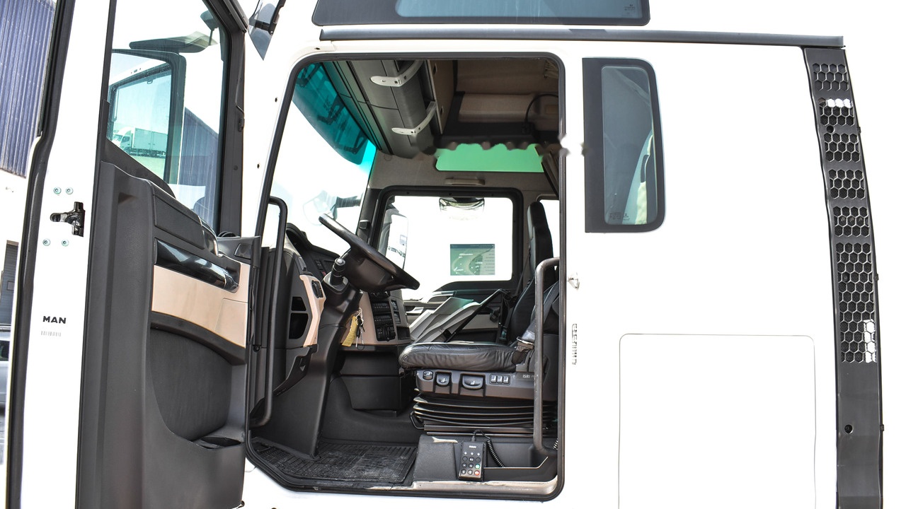 Dragbil MAN TGX 18.500 4X2 BLS AUTOMATIC: bild 9
