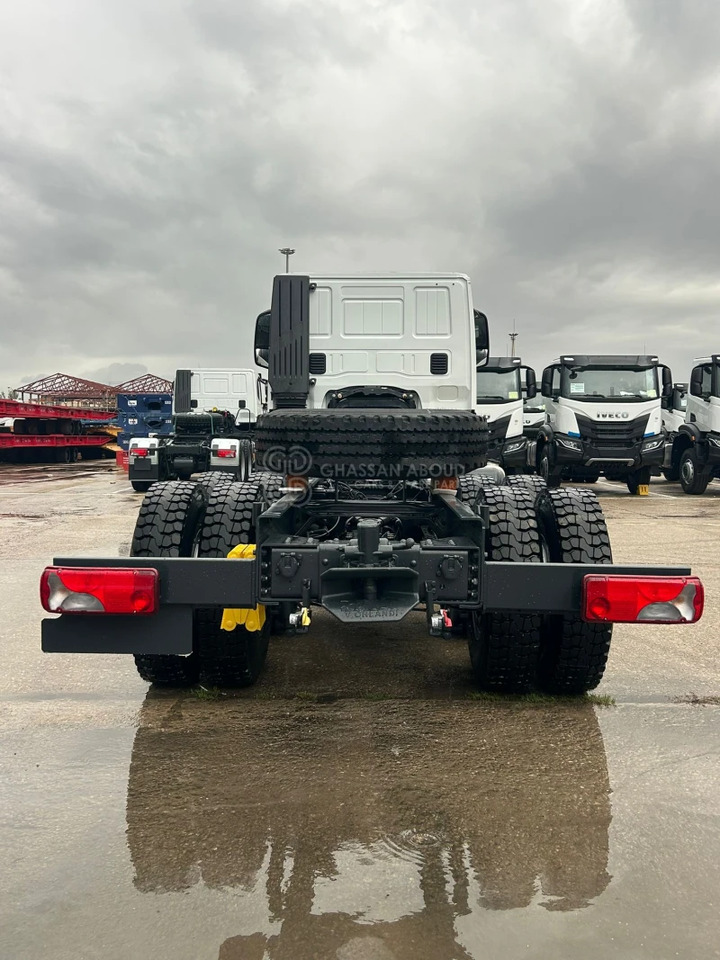 Iveco T-WAY AT380T43H 6x4 R20 Tyres Chassis - Barcelona Stock - Chassi lastbil: bild 4 Iveco T-WAY AT380T43H 6x4 R20 Tyres Chassis - Barcelona Stock - Chassi lastbil: bild 4