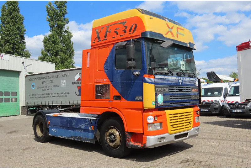 DAF XF 530 type E4, Manual!!! - Dragbil: bild 1 DAF XF 530 type E4, Manual!!! - Dragbil: bild 1