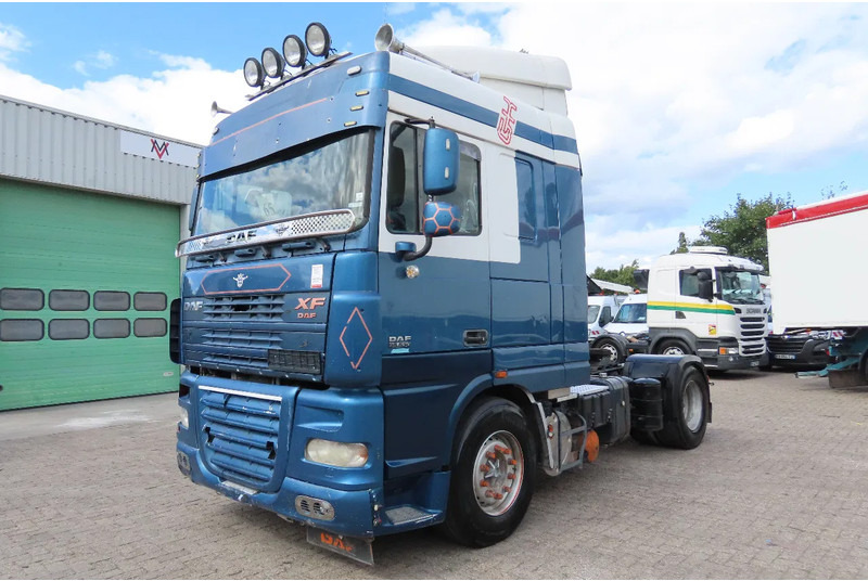 DAF XF 95.530 EURO4. Royal DAF! - Dragbil: bild 1 DAF XF 95.530 EURO4. Royal DAF! - Dragbil: bild 1