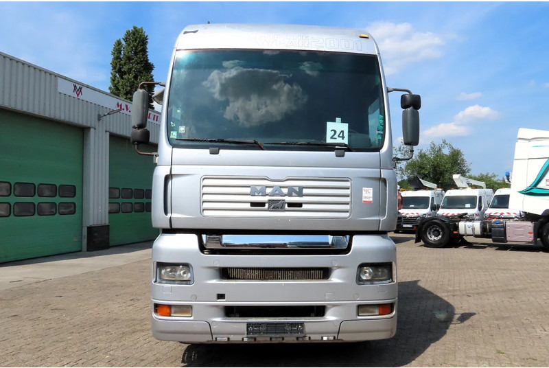 MAN TGA 18.460 Manual diesel pomp! ROYAL TRUCK! - Dragbil: bild 3 MAN TGA 18.460 Manual diesel pomp! ROYAL TRUCK! - Dragbil: bild 3