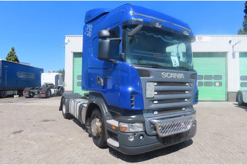 Scania R420 Manual gear, 2 tanks, Frigo , 2 beds - Dragbil: bild 3 Scania R420 Manual gear, 2 tanks, Frigo , 2 beds - Dragbil: bild 3