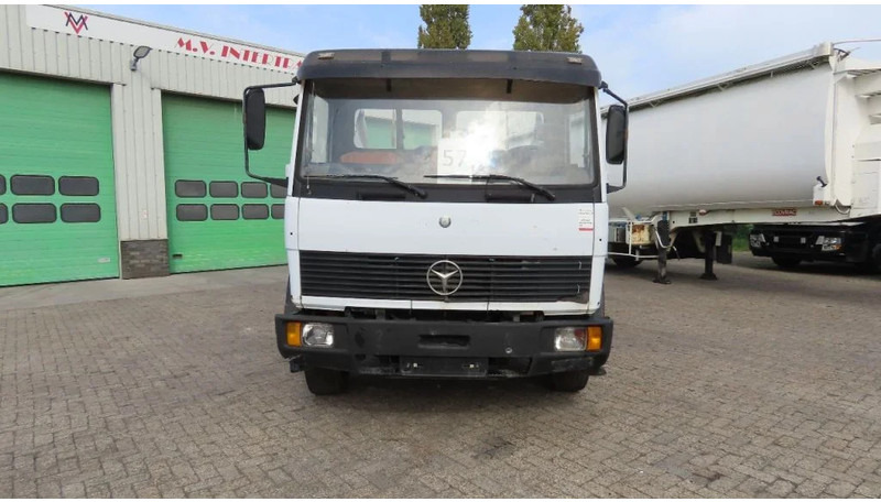 Mercedes-Benz 1514 Manual diesel pomp. Very clean - Lastbil med kabelsystem: bild 4 Mercedes-Benz 1514 Manual diesel pomp. Very clean - Lastbil med kabelsystem: bild 4