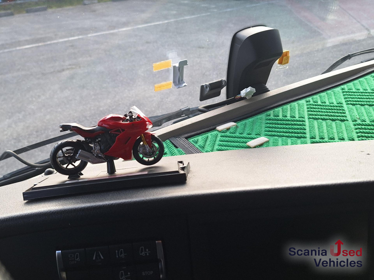 MERCEDES-BENZ Actros 1848 Lowliner Komplettzug Trailer 2015 !! - Dragbil: bild 3 MERCEDES-BENZ Actros 1848 Lowliner Komplettzug Trailer 2015 !! - Dragbil: bild 3