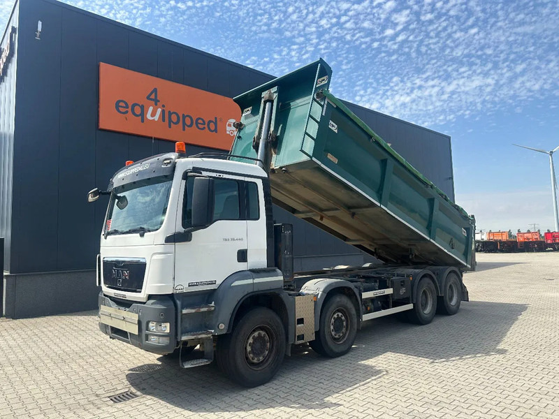 MAN TGS 35.440 AJK HARDOX KIPPER (16.5m3), 8x4, MANUAL, EURO-5, TWIN-STEER, BIG AXLES - Tippbil lastbil: bild 1 MAN TGS 35.440 AJK HARDOX KIPPER (16.5m3), 8x4, MANUAL, EURO-5, TWIN-STEER, BIG AXLES - Tippbil lastbil: bild 1