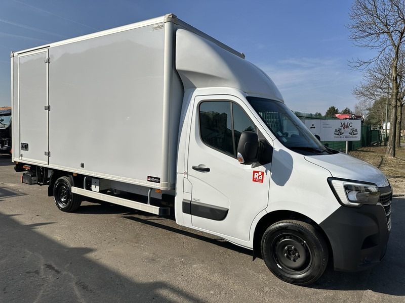 Renault MASTER 2.3 - 163HP - RED EDITION BAKWAGEN + LAADKLEP - 4m30 x 2m20 x 2m20 - CAMERA - NAVI - PACK COMFORT - BELG - Volymskåp: bild 1 Renault MASTER 2.3 - 163HP - RED EDITION BAKWAGEN + LAADKLEP - 4m30 x 2m20 x 2m20 - CAMERA - NAVI - PACK COMFORT - BELG - Volymskåp: bild 1