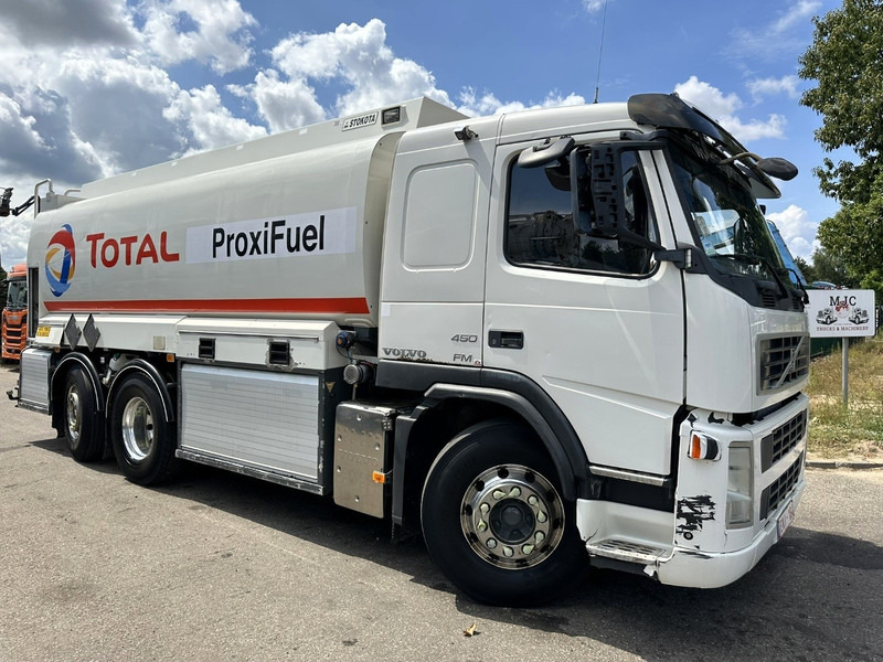 Volvo FM 450 6x2 19.000L - 5 COMP. FUEL TANKER / CITERNE - LIFT + STEERING AXLE - EURO 5 - - Tankbil: bild 1 Volvo FM 450 6x2 19.000L - 5 COMP. FUEL TANKER / CITERNE - LIFT + STEERING AXLE - EURO 5 - - Tankbil: bild 1