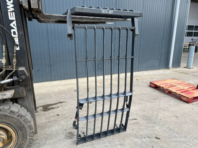 Doosan DX180 / DX225 - Hytt och interiör för Byggmaskiner: bild 1 Doosan DX180 / DX225 - Hytt och interiör för Byggmaskiner: bild 1
