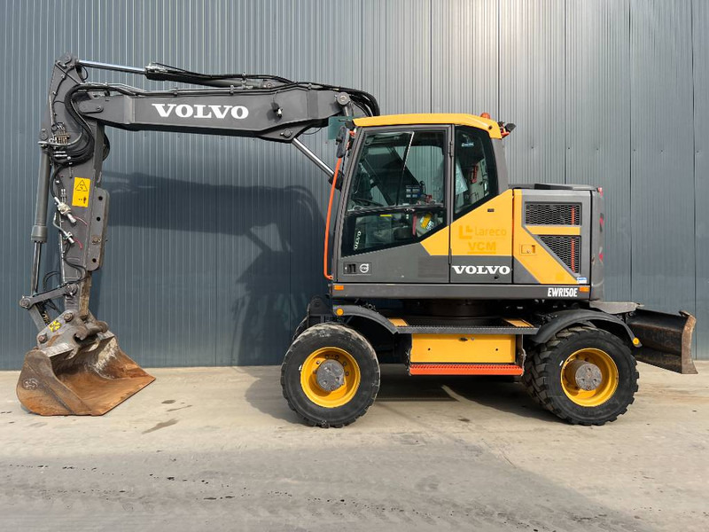 Volvo EWR150E - Grävmaskin på däck: bild 2 Volvo EWR150E - Grävmaskin på däck: bild 2