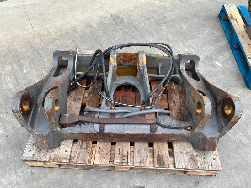 Volvo ISO / Lundberg - L120E / L120F / L120G / L120H / L - Redskapsfäste för Byggmaskiner: bild 2 Volvo ISO / Lundberg - L120E / L120F / L120G / L120H / L - Redskapsfäste för Byggmaskiner: bild 2
