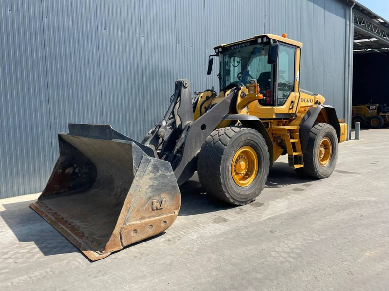 Volvo L90F - 3rd valve - Hjullastare: bild 1 Volvo L90F - 3rd valve - Hjullastare: bild 1