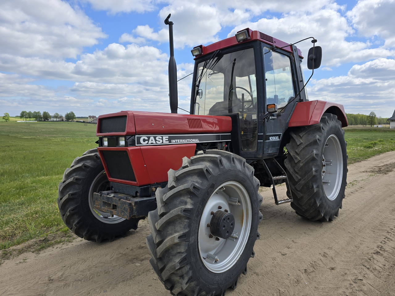 CASE IH 1056 XL - Traktor: bild 1 CASE IH 1056 XL - Traktor: bild 1