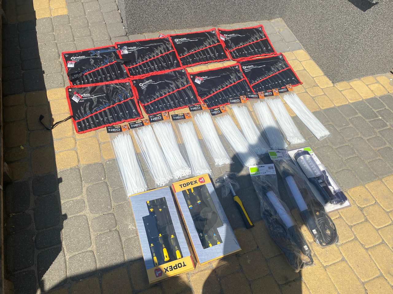 Neo Tools, qtechnic narzedzi, klucze, lampy led - Garage & Verkstadsutrustning: bild 2 Neo Tools, qtechnic narzedzi, klucze, lampy led - Garage & Verkstadsutrustning: bild 2