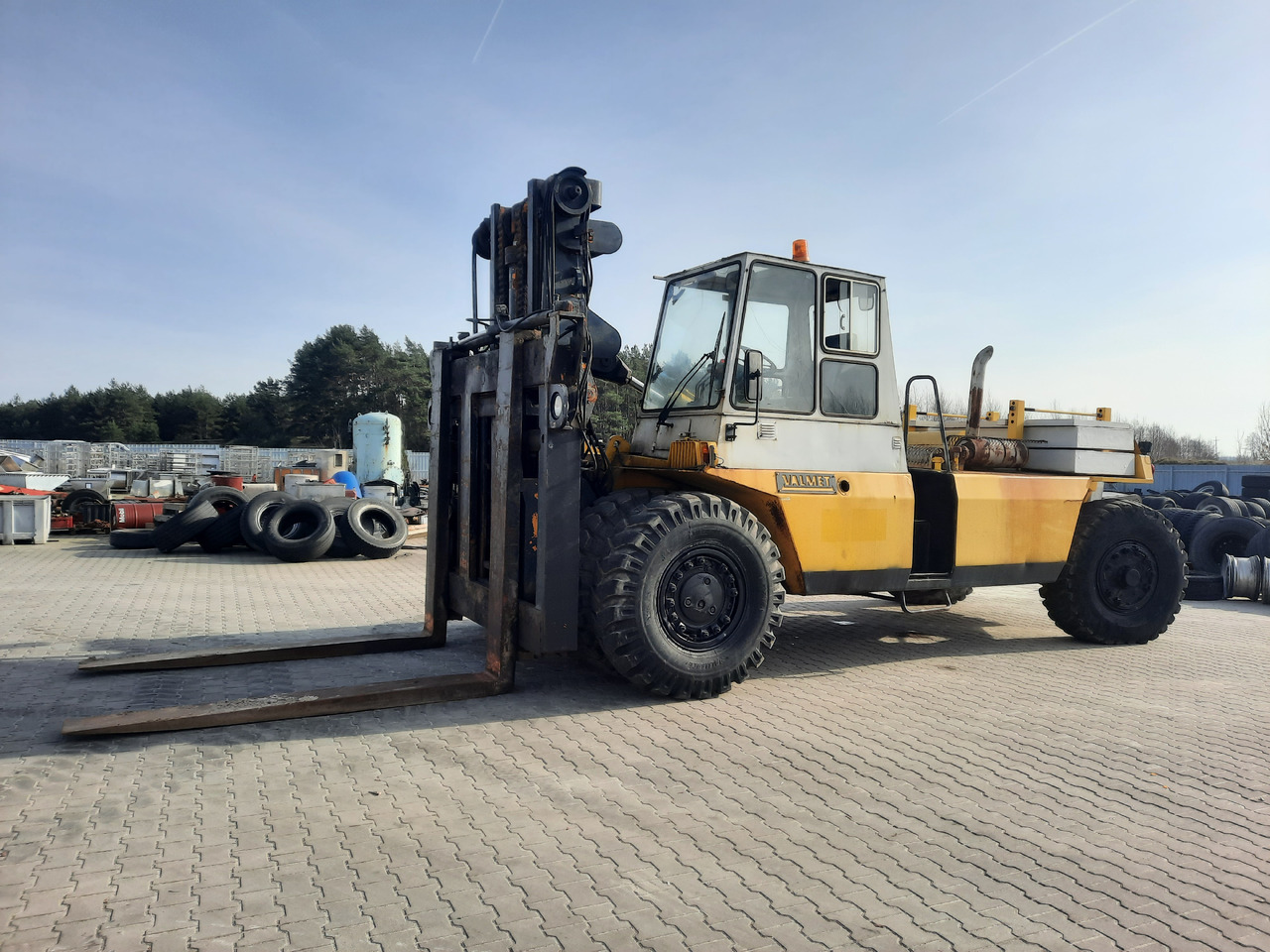 Valmet TD2712 - A25036 - Containertruck: bild 1 Valmet TD2712 - A25036 - Containertruck: bild 1