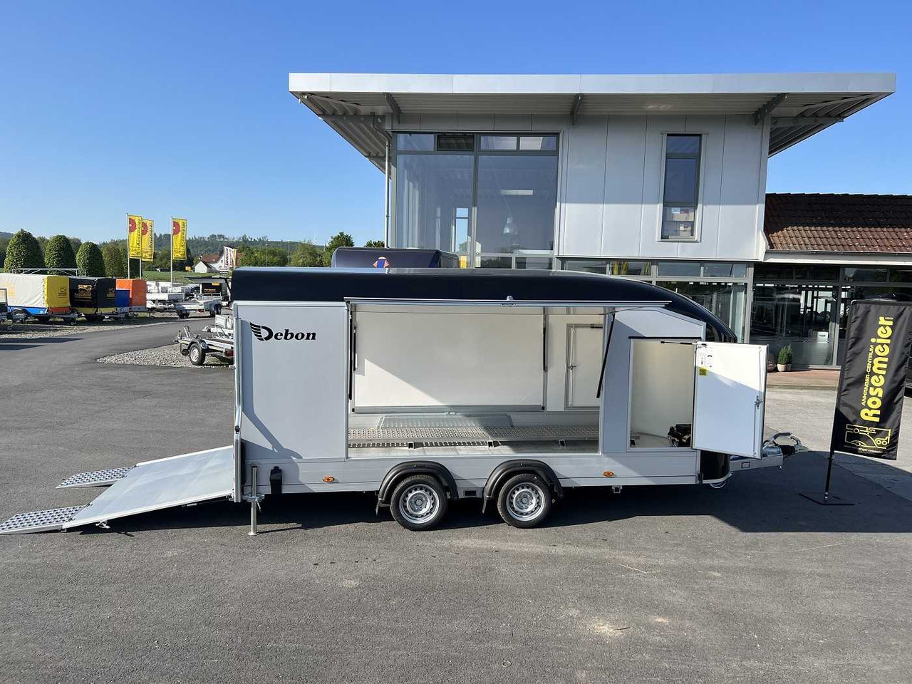 CHEVAL LIBERTE DEBON C1000 Roadster Autotransporter geschlossen - Biltransportsläp: bild 1 CHEVAL LIBERTE DEBON C1000 Roadster Autotransporter geschlossen - Biltransportsläp: bild 1