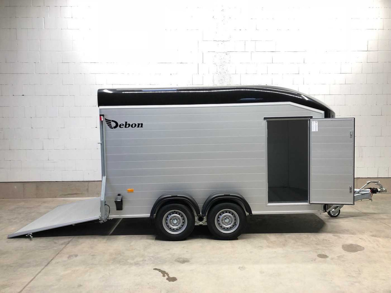 CHEVAL LIBERTE DEBON C700 Roadster Kofferanhänger - Skåpsläp: bild 1 CHEVAL LIBERTE DEBON C700 Roadster Kofferanhänger - Skåpsläp: bild 1