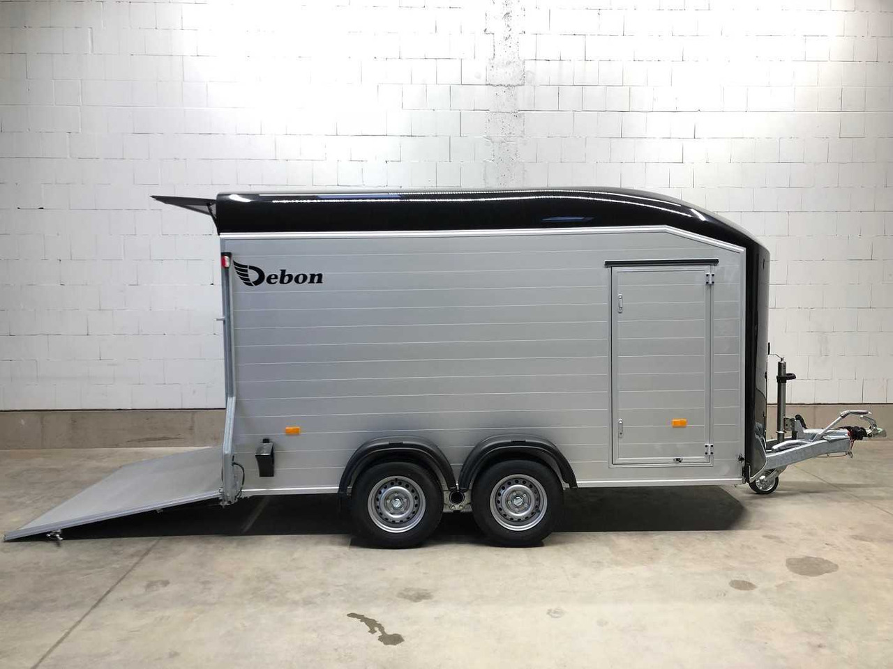 CHEVAL LIBERTE DEBON C700 Roadster Kofferanhänger - Skåpsläp: bild 2 CHEVAL LIBERTE DEBON C700 Roadster Kofferanhänger - Skåpsläp: bild 2