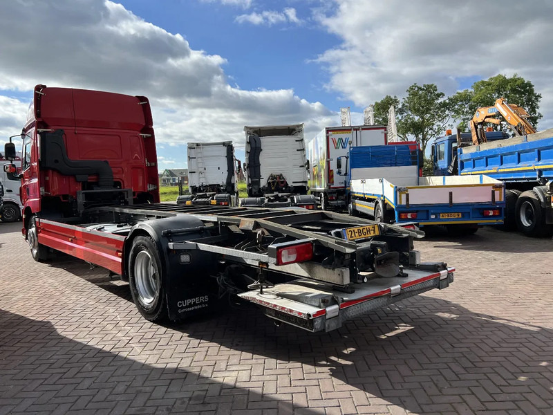DAF CF 290 4X2 EURO6 SPACECAB RENOVA / VANGMUIL / LAADKLEP / TOP STAAT - Containerbil/ Växelflak lastbil: bild 3 DAF CF 290 4X2 EURO6 SPACECAB RENOVA / VANGMUIL / LAADKLEP / TOP STAAT - Containerbil/ Växelflak lastbil: bild 3