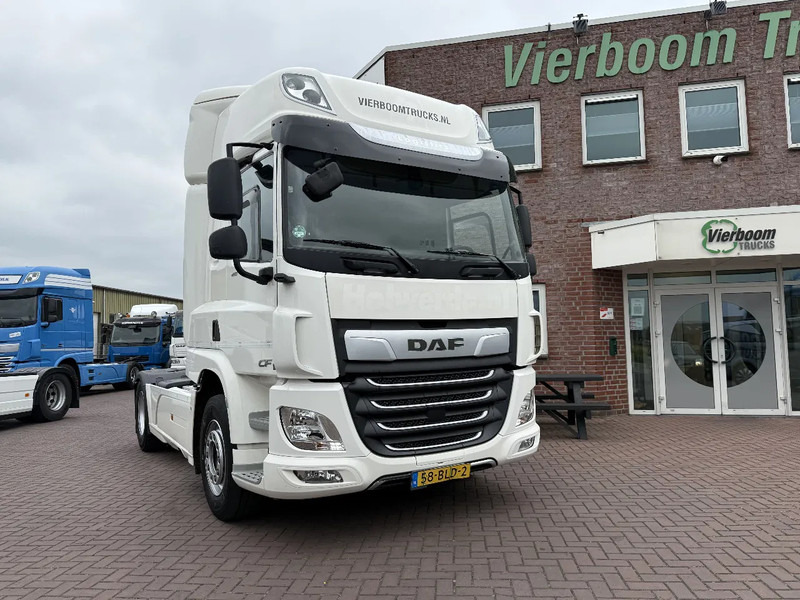 DAF CF 410 4X2 SPACECAB EURO6 DISTRIBUTIETREKKER MILIEUZONE DAF ONDERHOUD HOLLAND TRUCK!!! - Dragbil: bild 1 DAF CF 410 4X2 SPACECAB EURO6 DISTRIBUTIETREKKER MILIEUZONE DAF ONDERHOUD HOLLAND TRUCK!!! - Dragbil: bild 1