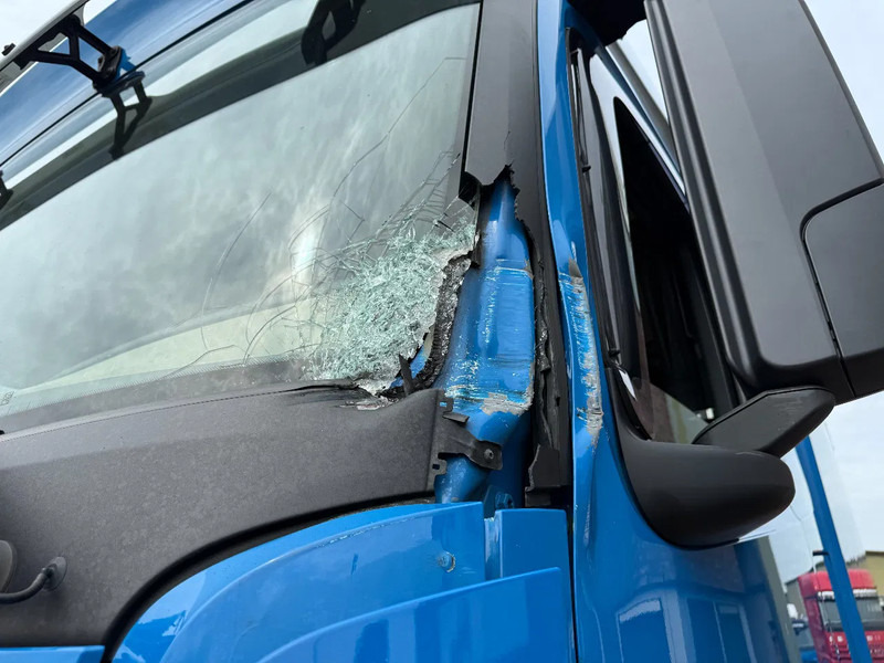 Mercedes-Benz Actros Actros 1842L Bigspace Koffer / Retarder / Kleine Unfall / Fahrbereit / Holland Truck - Lastbil med skåp: bild 2 Mercedes-Benz Actros Actros 1842L Bigspace Koffer / Retarder / Kleine Unfall / Fahrbereit / Holland Truck - Lastbil med skåp: bild 2