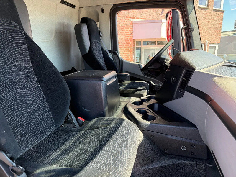 Mercedes-Benz Antos Antos 1824L Koffer mit 2 Tons Ladebordwand TUV/10-25 / Holland Truck - Lastbil med skåp: bild 5 Mercedes-Benz Antos Antos 1824L Koffer mit 2 Tons Ladebordwand TUV/10-25 / Holland Truck - Lastbil med skåp: bild 5