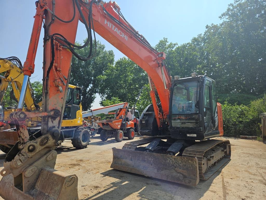 HITACHI ZX 135 US - Bandgrävare: bild 3 HITACHI ZX 135 US - Bandgrävare: bild 3