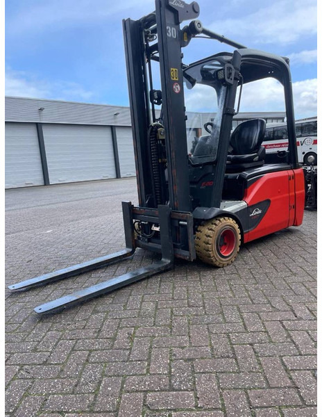 Linde E 20 - Eltruck: bild 1 Linde E 20 - Eltruck: bild 1