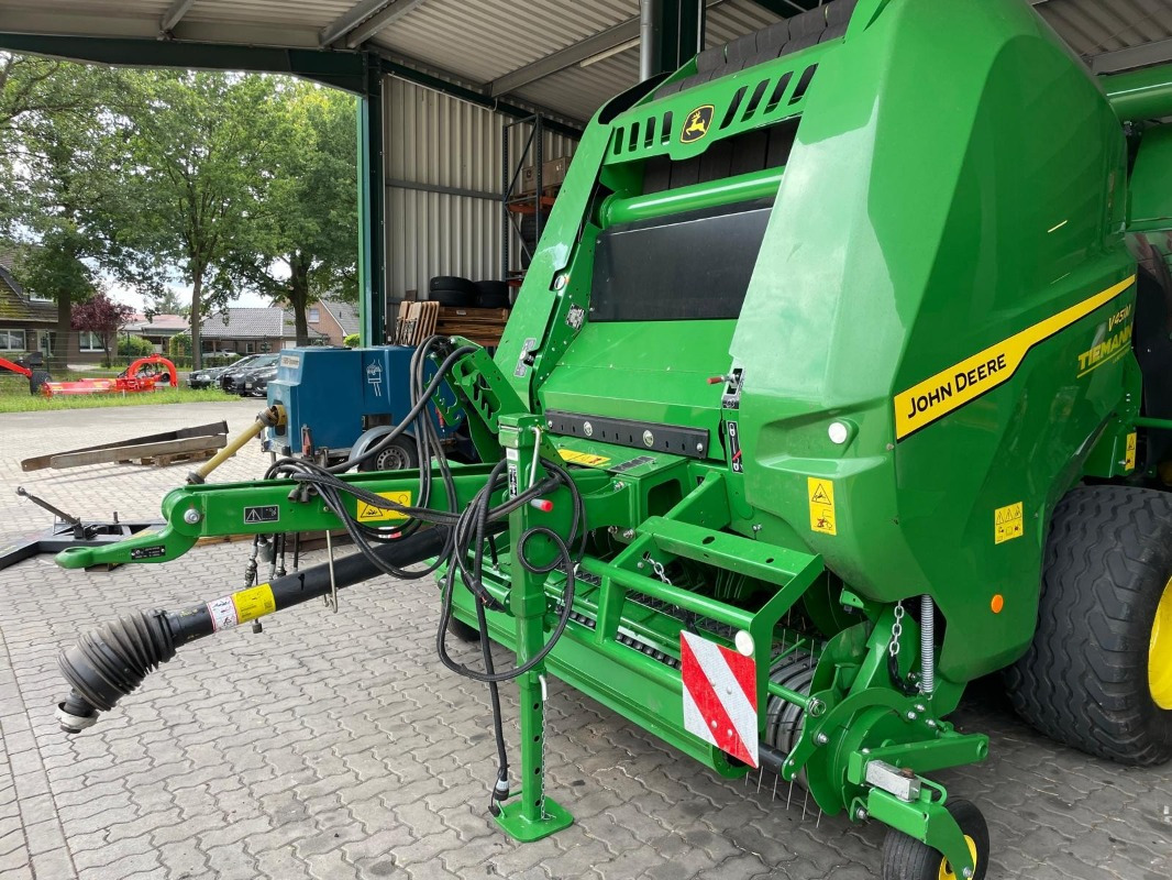 John Deere V451M - Inplastar: bild 4 John Deere V451M - Inplastar: bild 4