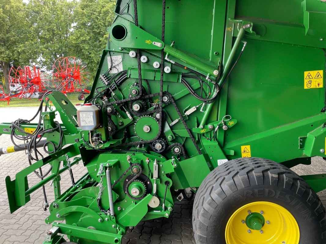 John Deere V451M - Inplastar: bild 5 John Deere V451M - Inplastar: bild 5