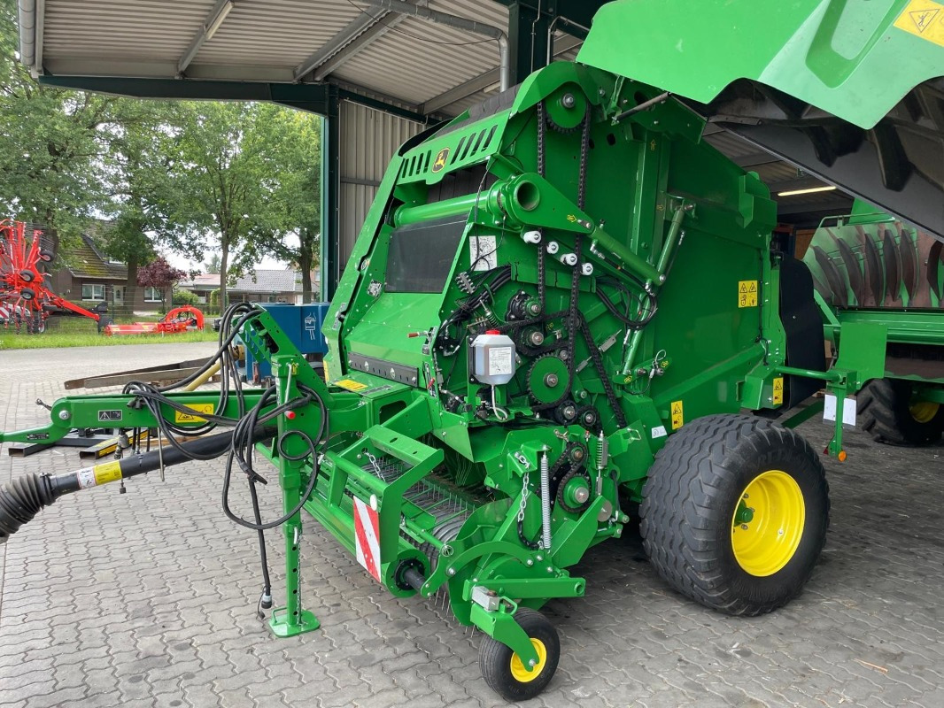 John Deere V451M - Inplastar: bild 2 John Deere V451M - Inplastar: bild 2