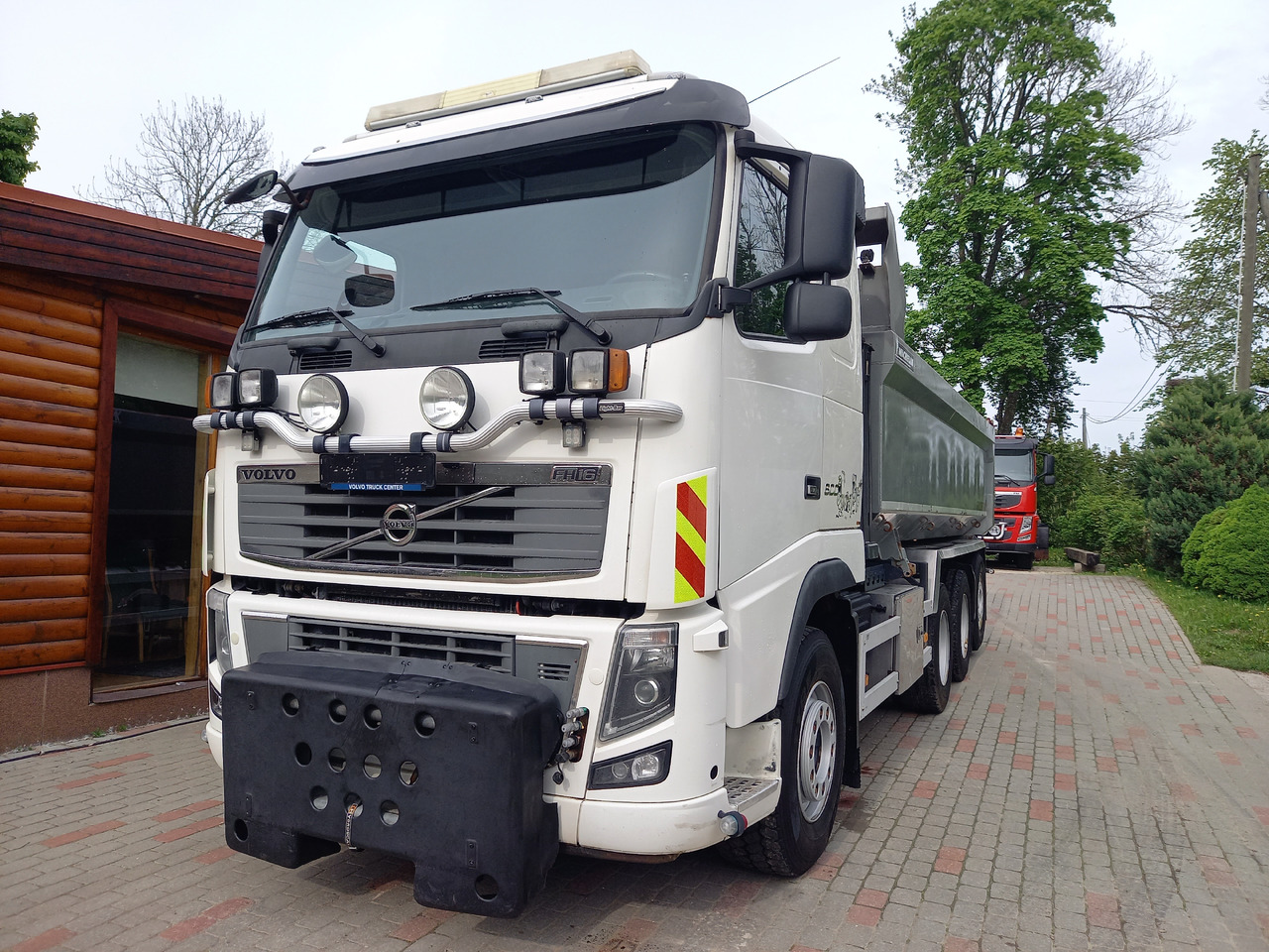 VOLVO FH16, 8x4, BIG AXLES, RETARDER, GW 39500 KG - Tippbil lastbil: bild 3 VOLVO FH16, 8x4, BIG AXLES, RETARDER, GW 39500 KG - Tippbil lastbil: bild 3