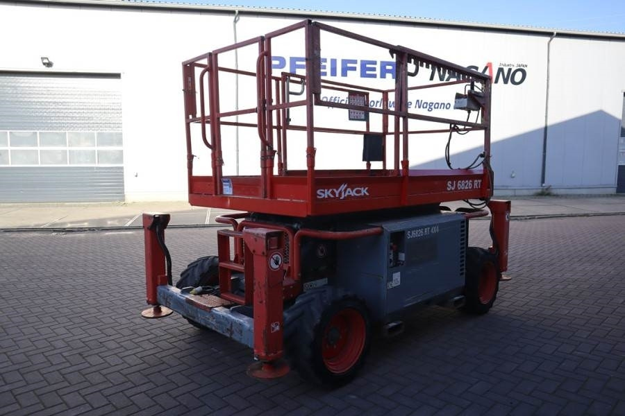 SkyJack SJ6826 Diesel, 4x4 Drive, 10m Working Height, 567k - Saxlift: bild 3 SkyJack SJ6826 Diesel, 4x4 Drive, 10m Working Height, 567k - Saxlift: bild 3