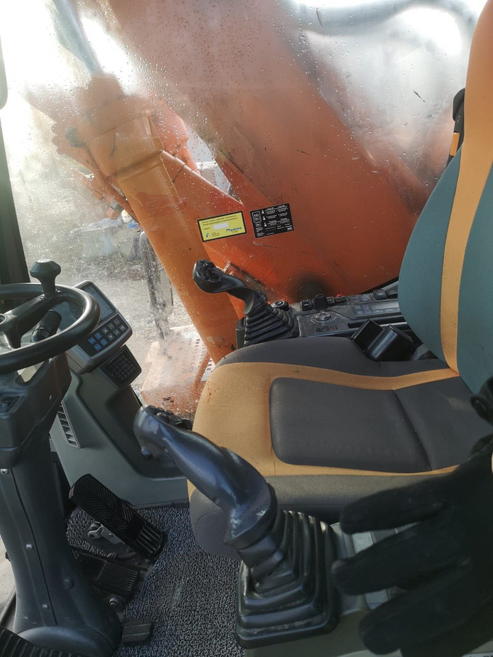 Doosan DX 140 - Grävmaskin på däck: bild 4 Doosan DX 140 - Grävmaskin på däck: bild 4