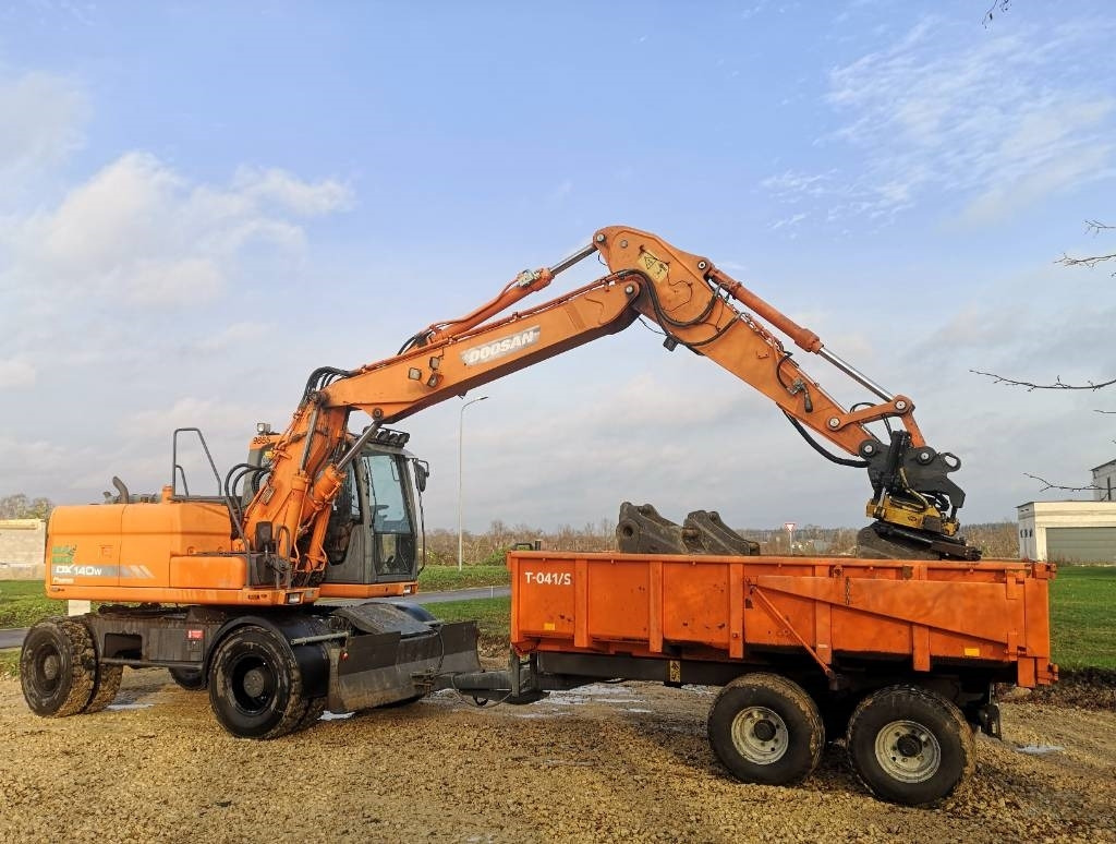 Doosan Dw 140 - Grävmaskin på däck: bild 3 Doosan Dw 140 - Grävmaskin på däck: bild 3
