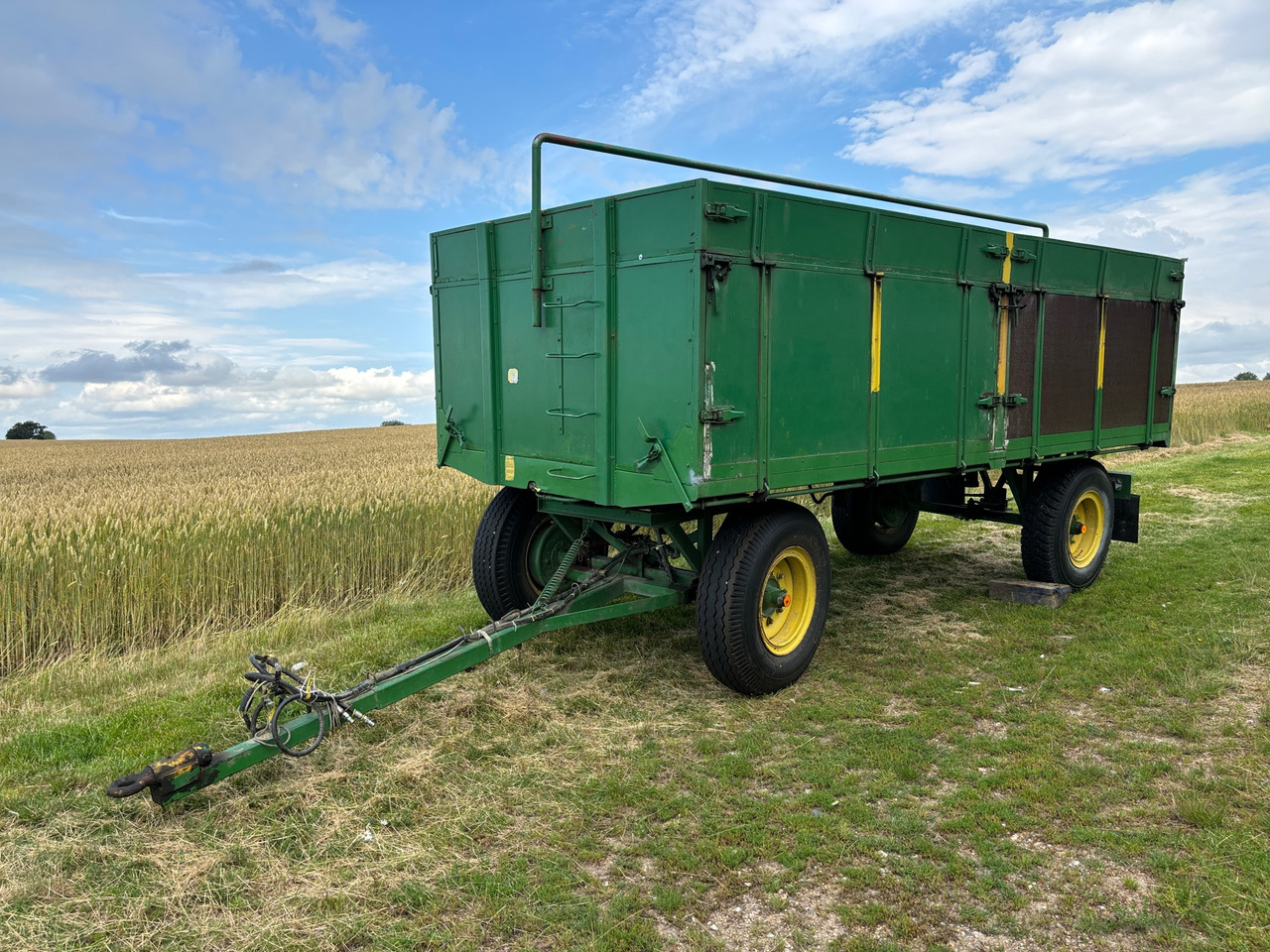 Bredöls 12 SV - Traktorvagn: bild 1 Bredöls 12 SV - Traktorvagn: bild 1