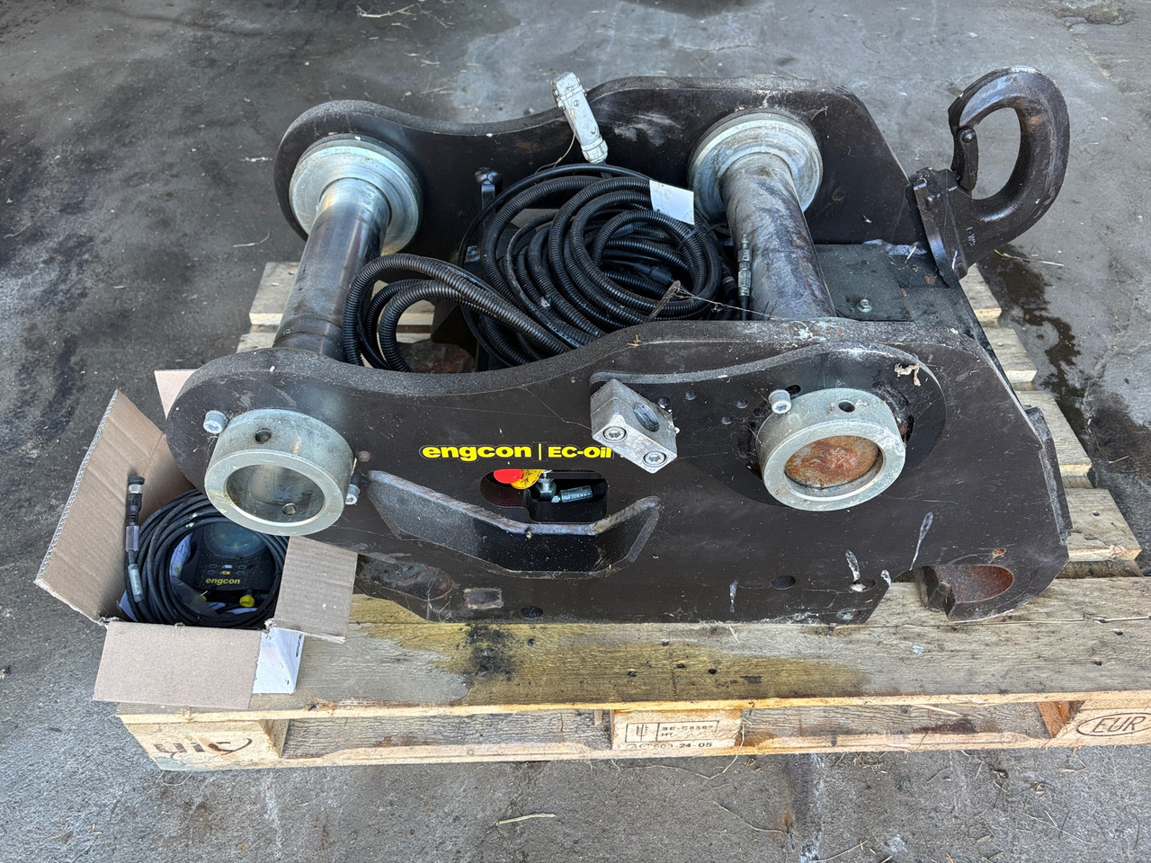 Engcon QS70-Volvo-H11-DC2 - Entreprenadutrustning: bild 1 Engcon QS70-Volvo-H11-DC2 - Entreprenadutrustning: bild 1